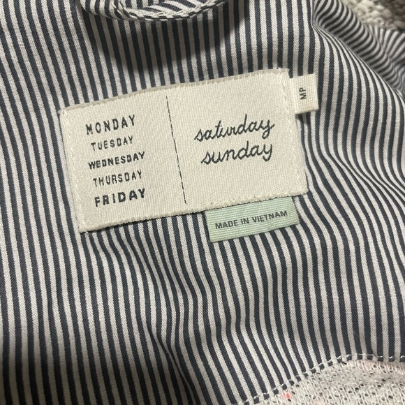 Women's Gray Textured Blazer - Picture 3 of 3